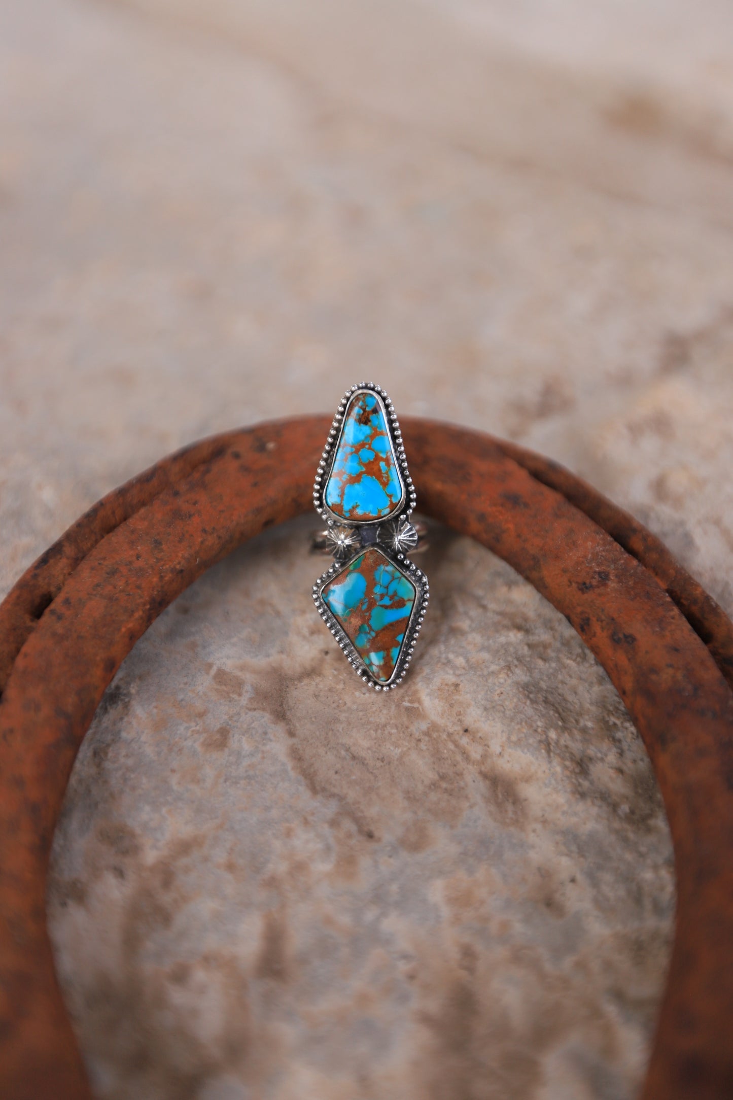 The broken beauty ring - size 7